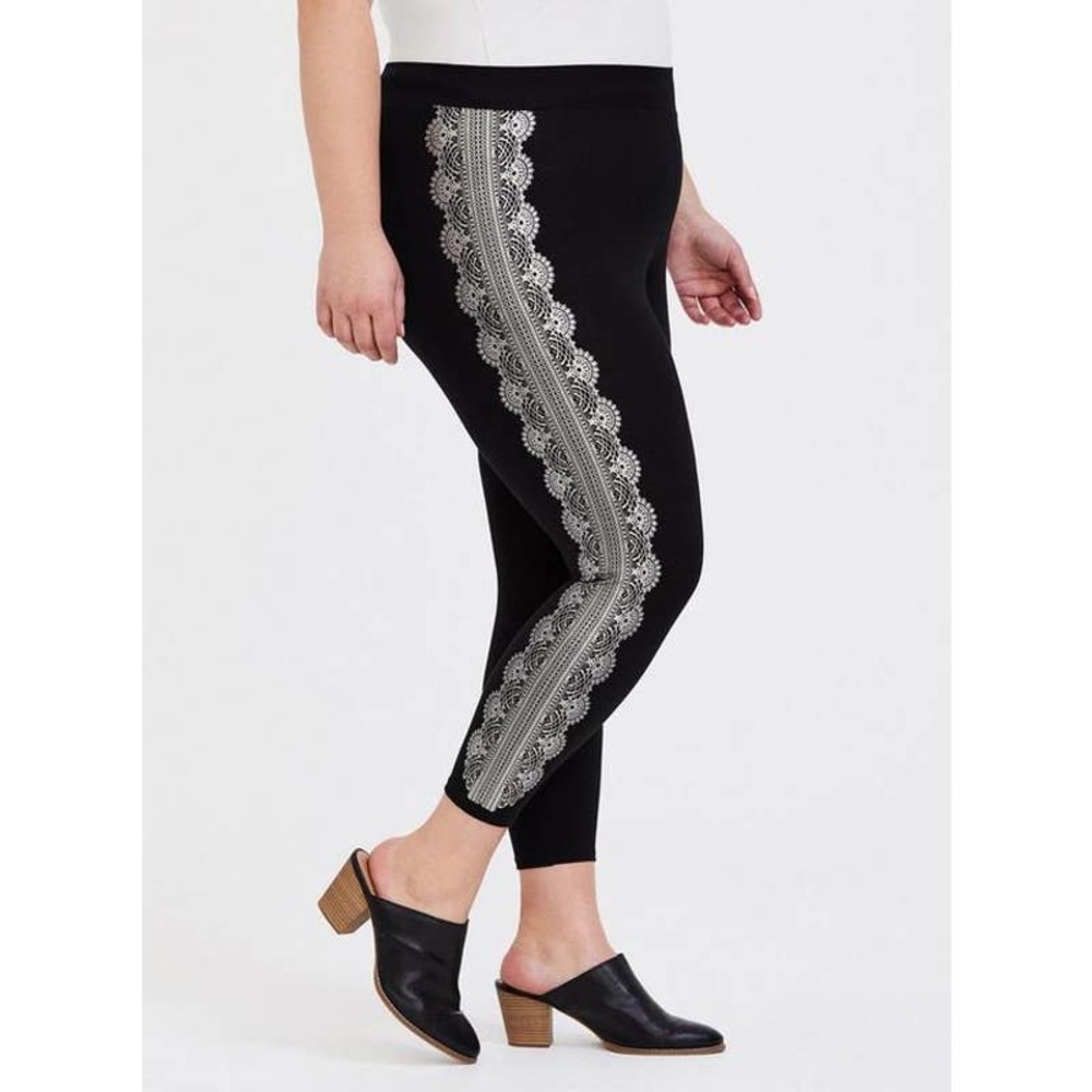 NWT Torrid Crop Premium Legging Graphic Lace Pants Black Size: 1X (14/16)
